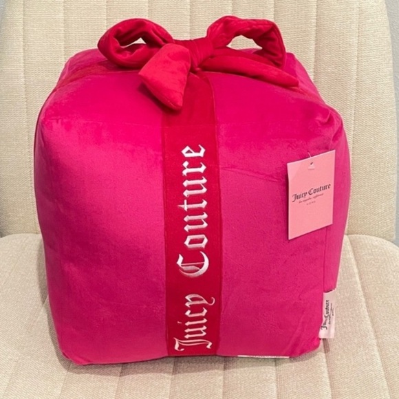 Juicy Couture present pillow 😍 so cute!! NWT - Picture 1 of 6